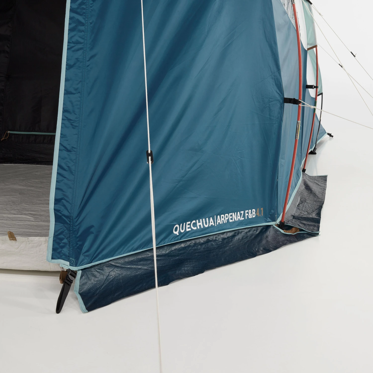 Quechua 4 Man Blackout Tent With Poles 14 Quechua 4 Man Blackout Tent With Poles - Image 14